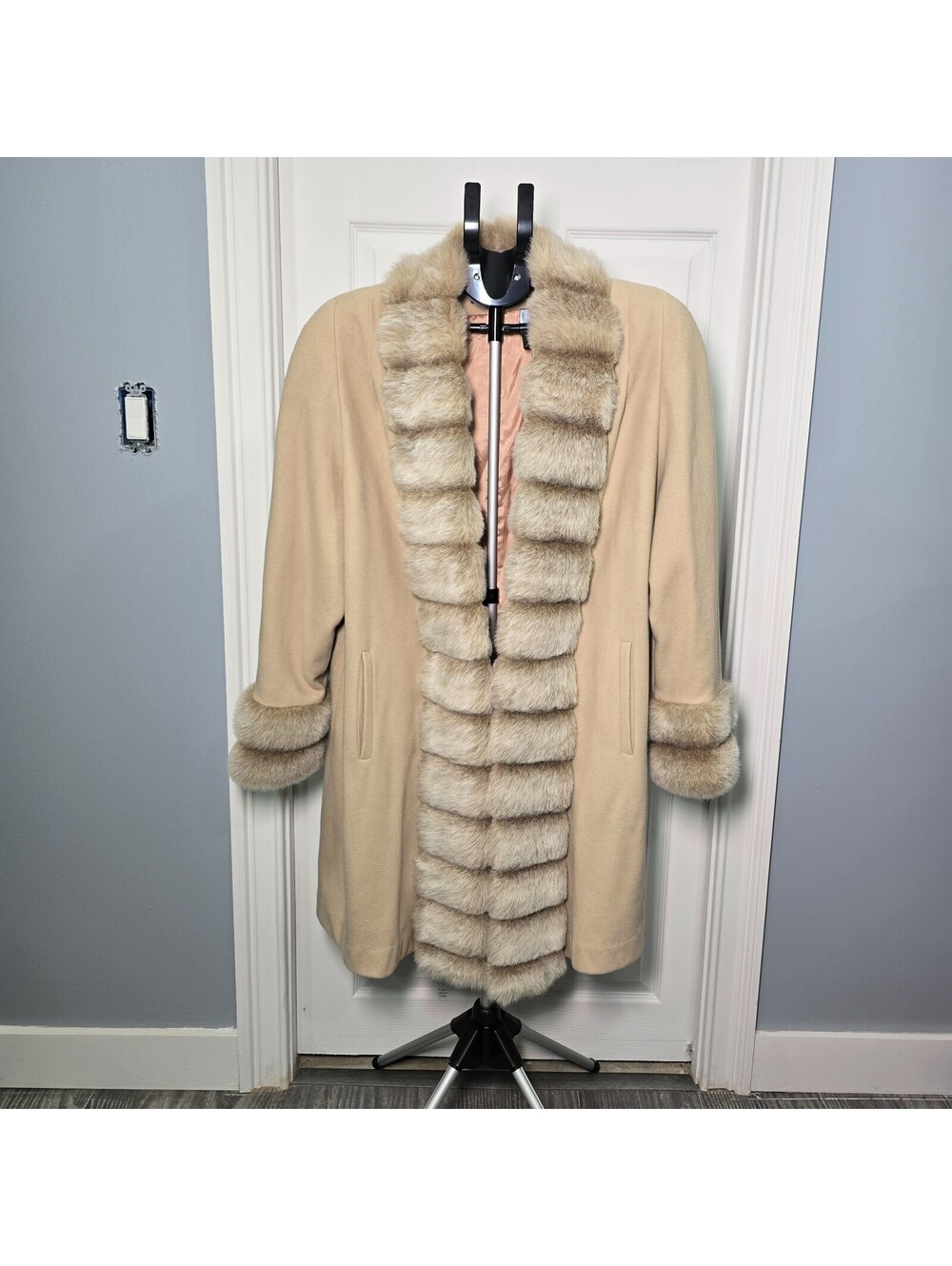 Vintage Alorna Wool Blend Coat Faux Fur Collar Cuffs Beige Beige 20W Made USA